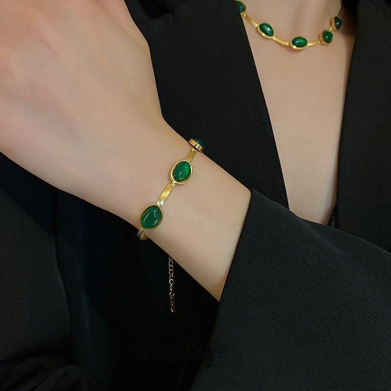 Emerald Grace Necklace & Bracelet Set